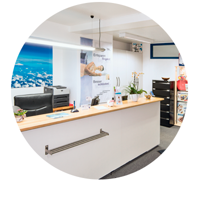 Heilpraktikerin für Physiotherapie Ena Valenta. Geschenkgutscheine für Massagen jetzt bei uns anfordern.